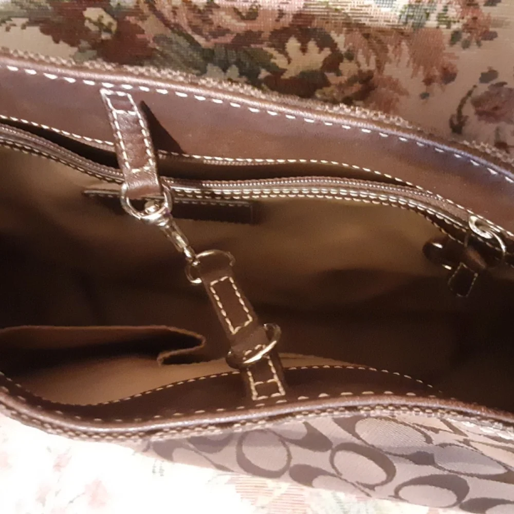 Coach 2156 Signature Shoulder Tote